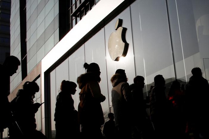 Apple files $1 billion lawsuit against chip supplier Qualcomm 